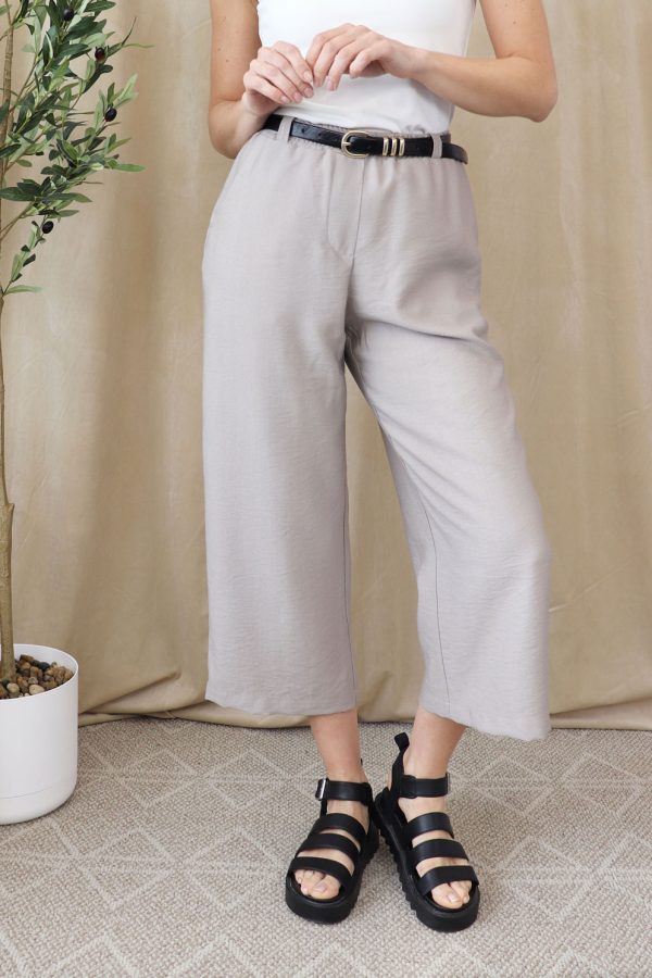 pantalon-capri-beige-femmes-fait-au-quebec-vetement-quebecois-marilou-design