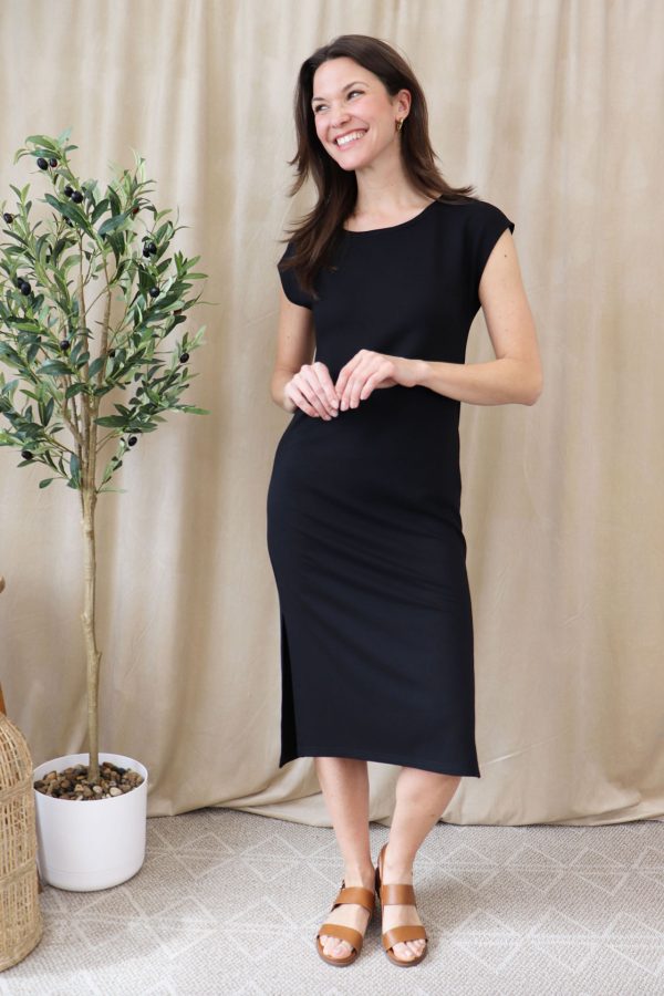 robe-terry-bambou-longue-noire-manche-courte-fait-au-quebec-marilou-design
